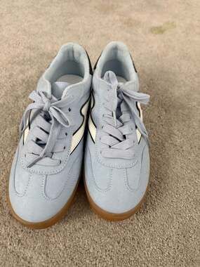 Madden Girl Giia Sneakers Size 6.5M Blue Gum Sole